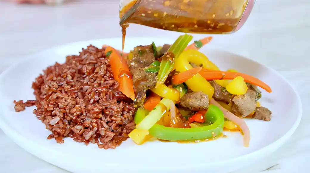 lean beef stir fry with veggies and red rice